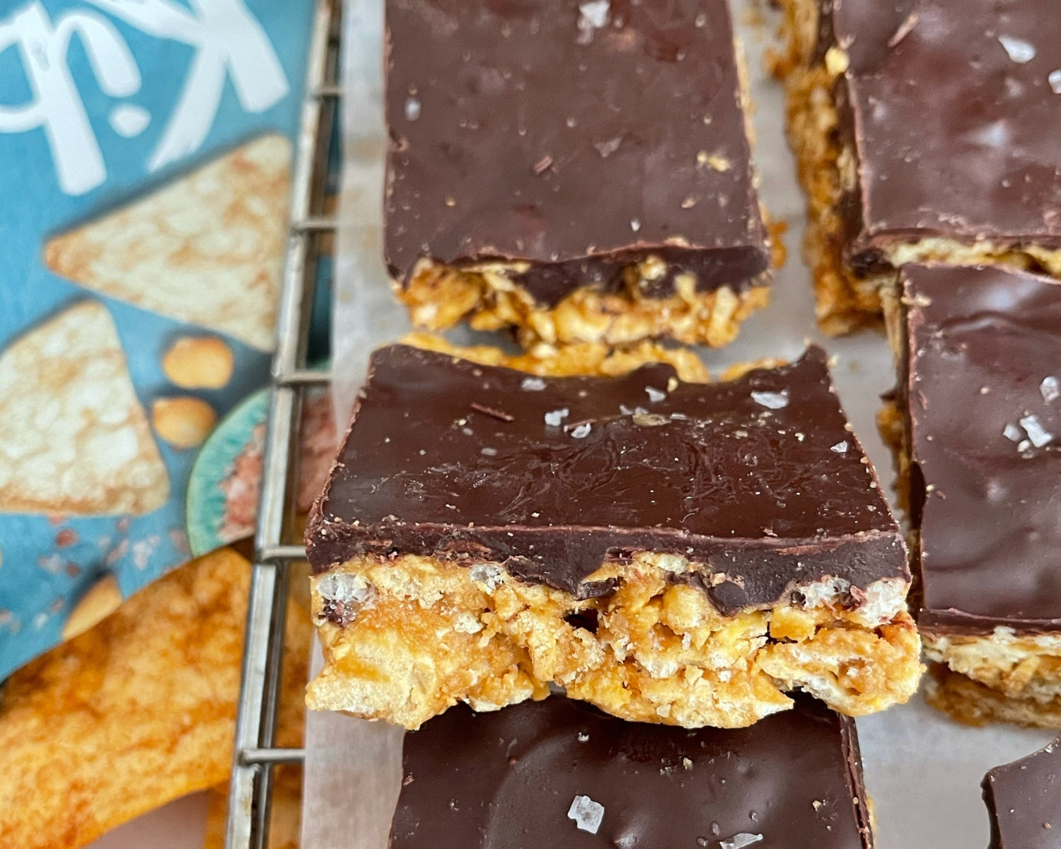 NO-BAKE CHICKPEA CRACKLE BARS